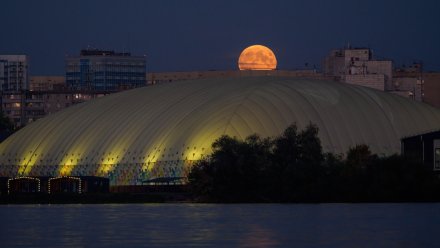 Воронежец показал на фото последнее суперлуние 2023-го