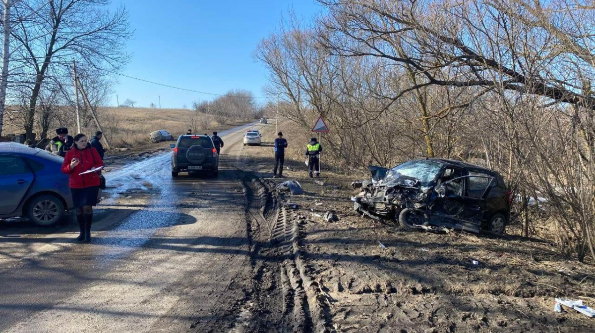 Дтп 15.11. Авария Семилуки Землянск. ДТП В Землянске Воронежская область. Авария Семилуки Землянск 25 марта на трассе. ДТП на трассе Семилуки Землянск.