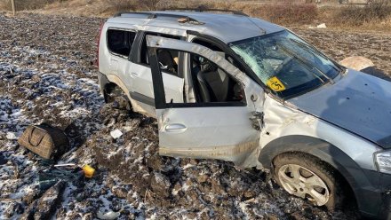Два человека разбились насмерть в ДТП с двумя легковушками под Воронежем