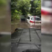 Машины ушли под воду из-за потопа на воронежской улице