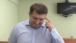 Обвиняемого в мошенничестве воронежского депутата ограничили в общении