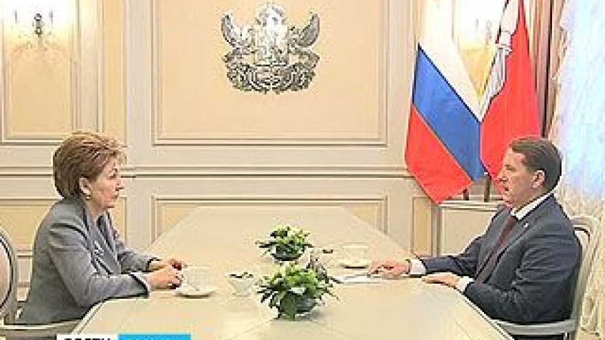 На личной встрече Алексей Гордеев и Галина Карелова обсудили вопросы здравоохранения