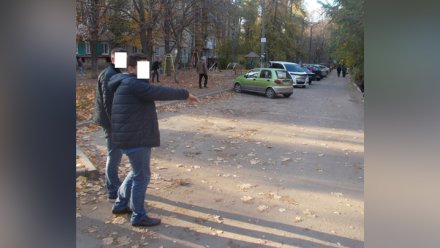 В Воронеже возле домов нашли зарезанного мужчину