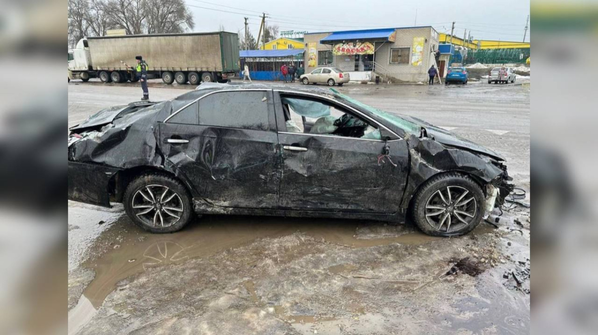 Девушка и парень попали в больницу после массового ДТП на трассе в  Воронежской области | 27.01.2024 | Воронеж - БезФормата