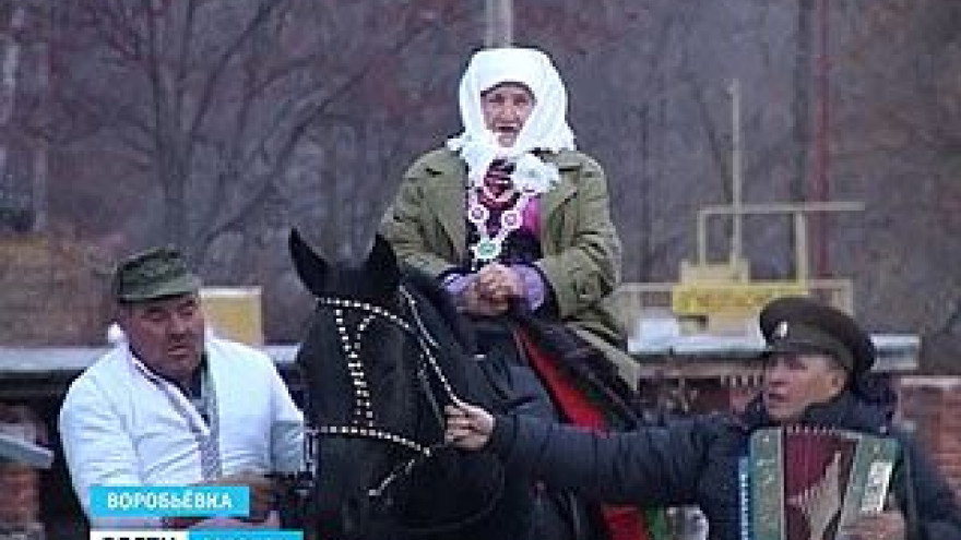 Уникальная певица из Воробьевки получила на юбилей концерт и выставку