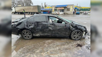 Девушка и парень попали в больницу после массового ДТП на трассе в Воронежской области