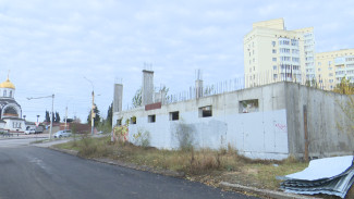 В Воронеже начали сносить скандально известный недострой на улице Марата 