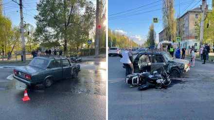 Два человека пострадали в жёстком ДТП с мотоциклом в Воронеже