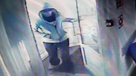 В Воронеже вооружённый ножом парень обчистил салон микрозаймов из-за долгов