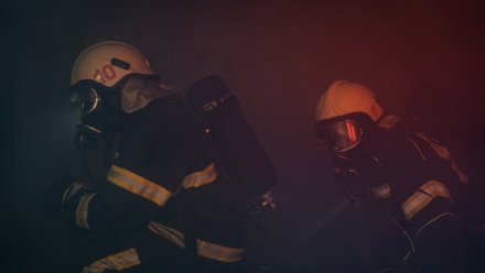 В Воронеже произошёл пожар в жилом доме: 10 спасённых, один погибший
