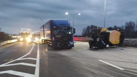 Двойное ДТП с грузовиками произошло на воронежском участке М-4 «Дон»