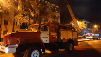 Последствия мощного пожара в воронежской пятиэтажке ликвидируют за 10 дней