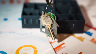 Подозреваемая во взятке экс-сотрудница воронежского Росреестра попала под новое дело