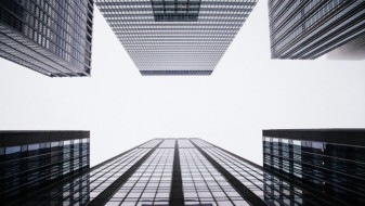 Обломки украинских дронов рухнули на воронежский ТЦ