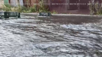 Улицы в центре Воронежа затопило из-за коммунальной аварии