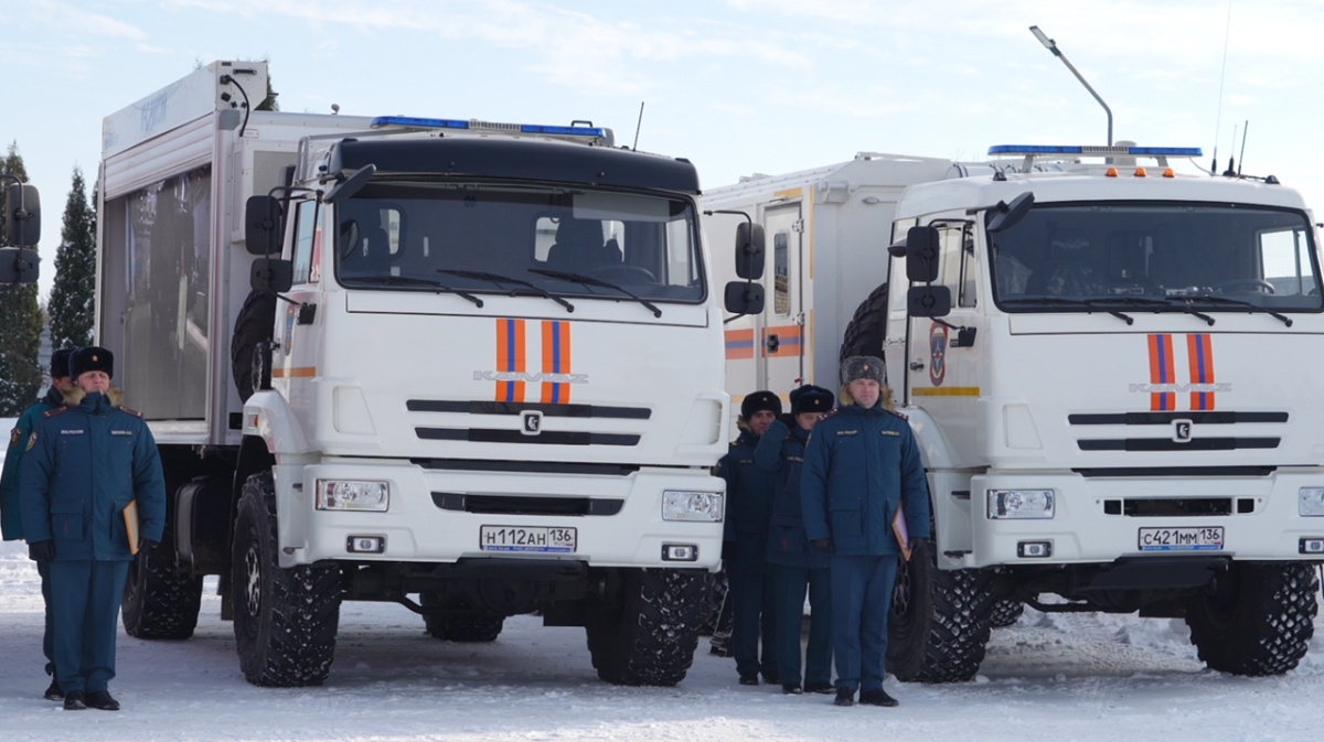 Двенадцать новых машин получило воронежское управление МЧС | 23.01.2024 |  Воронеж - БезФормата