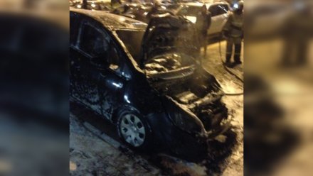 Три машины сгорели ночью в Левобережном районе Воронежа