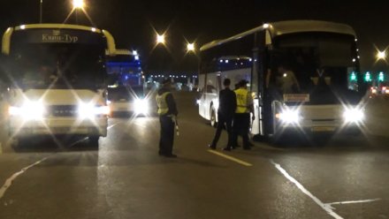 В Воронеже наказали водителя, превратившего свой автобус в «спальный»
