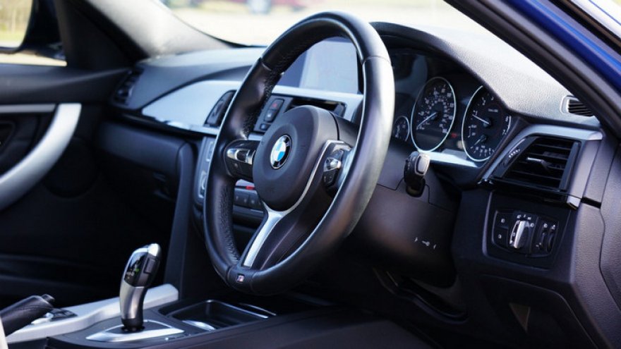 В Воронеже 22-летний инспектор ГИБДД на BMW насмерть сбил человека
