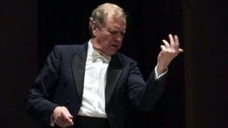 Главного дирижёра Воронежской филармонии наградили почётным знаком