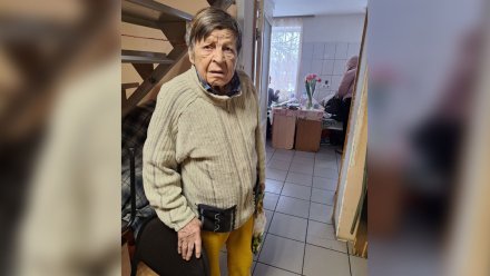 Воронежец выгнал 85-летнюю мать жить в подъезд