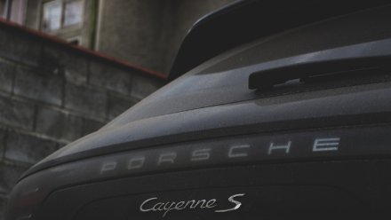 У воронежца арестовали Porsche Cayenne за трёхлетнюю неуплату налогов