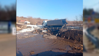 Застрявшую на затопленном участке трассы Воронеж – Луганск фуру убрали спустя 2 дня