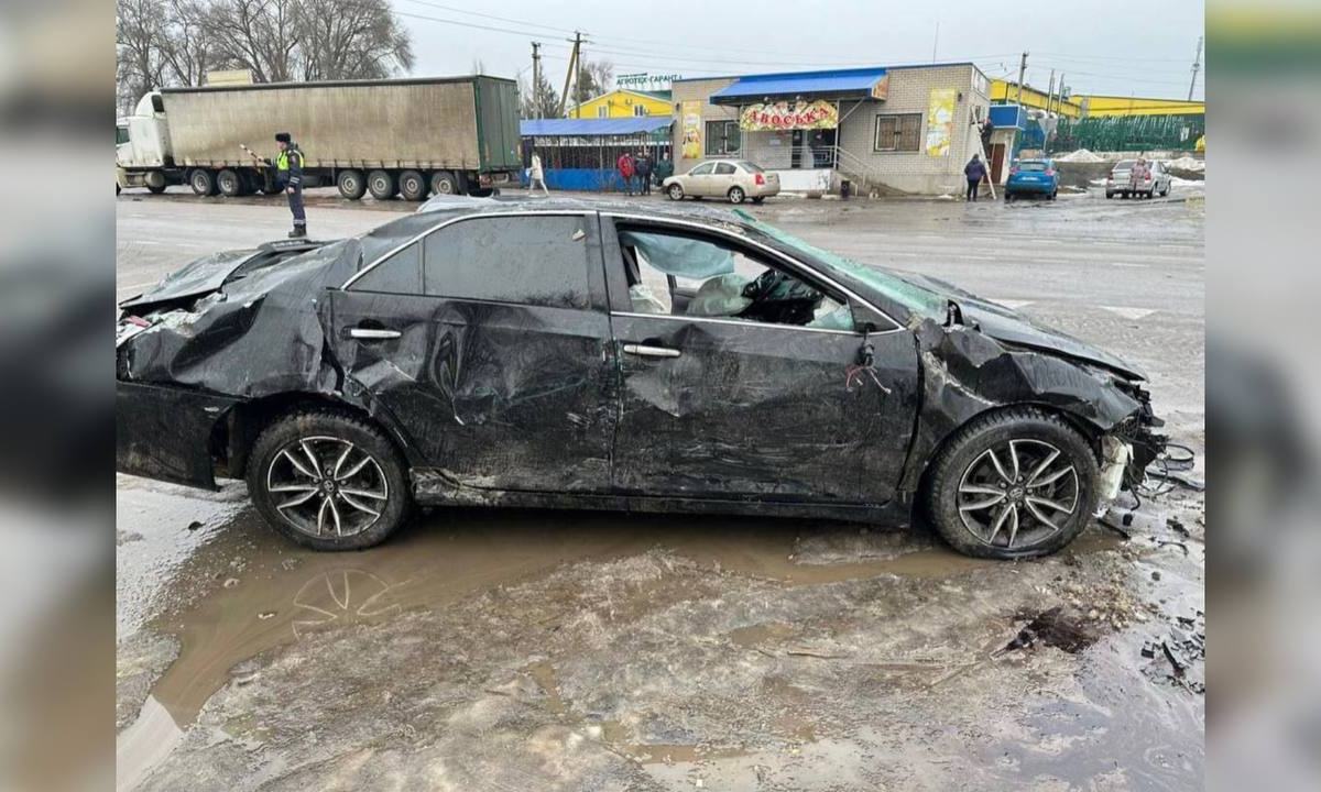 Девушка и парень попали в больницу после массового ДТП на трассе в  Воронежской области – Новости Воронежа и Воронежской области – Вести Воронеж