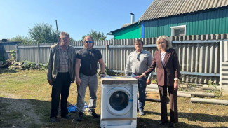 В «Единой России» оказали поддержку многодетным семьям из районов области