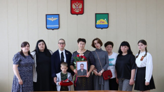 Погибшего на СВО воронежского механизатора посмертно наградили орденом Мужества