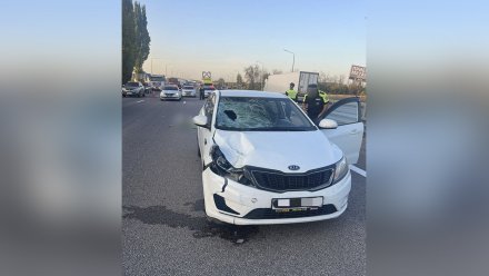 В Воронеже насмерть сбили перебегавшую трассу женщину