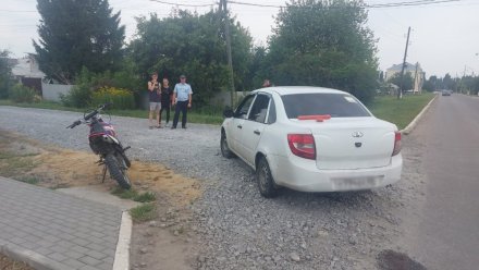 Под Воронежем подросток на мотоцикле врезался в иномарку и попал в больницу