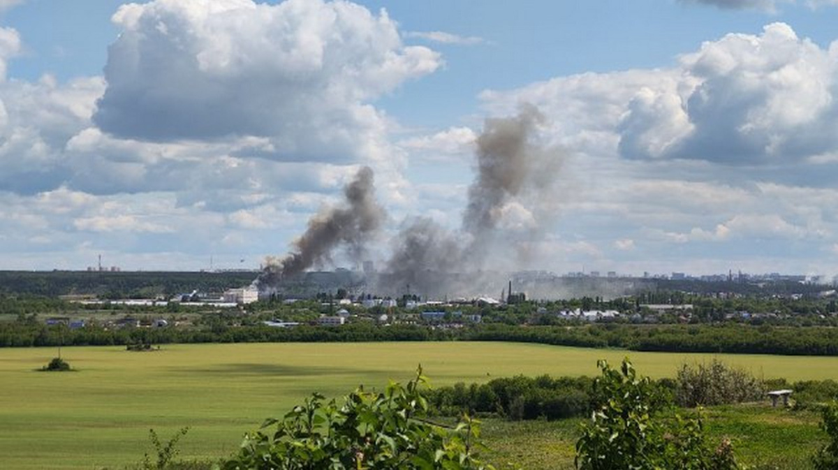 Воронежцы сообщили о пожаре в районе микрорайона Придонской – Новости  Воронежа и Воронежской области – Вести Воронеж