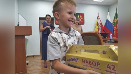 Сенатор Сергей Лукин принял участие в акции «Собери ребенка в школу»
