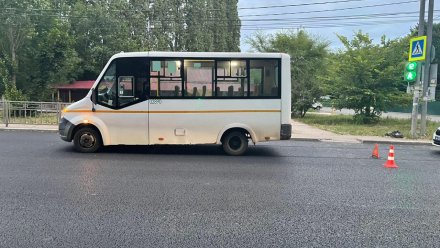 В Воронеже маршрутка сбила на зебре мужчину