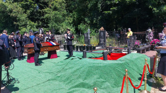 На Аллее Героев похоронили погибшего в зоне СВО замглавы воронежского МВД
