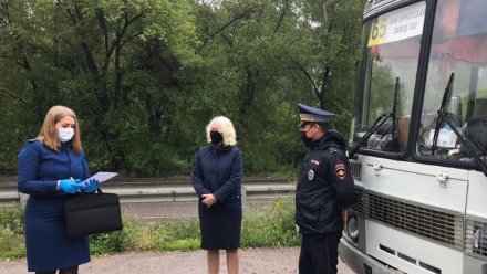 По Воронежу ездили маршрутки с повреждёнными шинами и неисправными тормозами