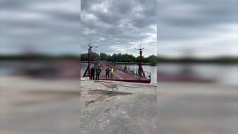 Понтонный мост в воронежском хуторе убрали из-за ледохода