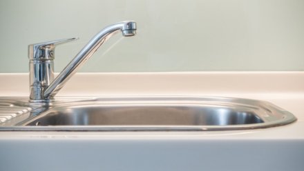 Воронежцам рассказали, куда обращаться с вопросами об отключении воды