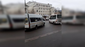 Воронежского маршрутчика оштрафовали на 5 тысяч за разборки на дороге