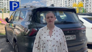 В Воронеже мать ребёнка-инвалида добилась спецпарковки у многоэтажки