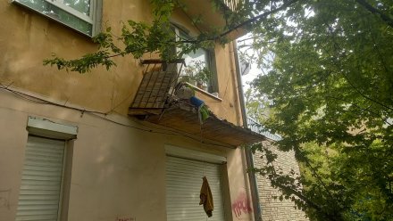УК прокомментировала гибель женщины из-за рухнувшего балкона в Воронеже