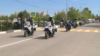 В Воронеже полицейские и ветераны МВД приняли участие в мотопробеге 