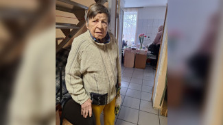 Воронежец выгнал 85-летнюю мать жить в подъезд