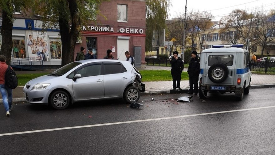 В Воронеже «УАЗ» Росгвардии попал в ДТП: пострадал человек