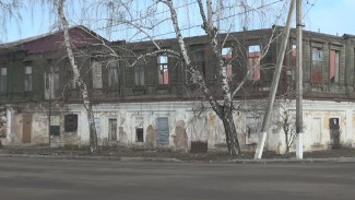 Дом-памятник в Борисоглебске оказался под угрозой разрушения