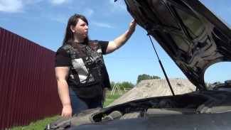 «Удерживали 14 часов». Воронежцам раскрыли схему миллионных обманов в автосалоне