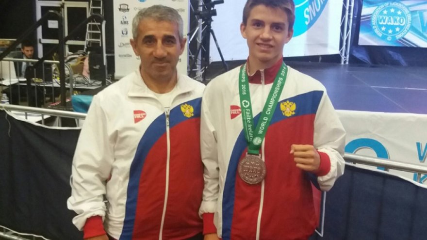 Воронежские кикбоксеры взяли два «золота» на первенстве Европы
