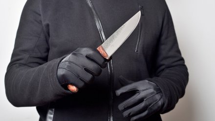 В Воронеже вооружённый ножом мужчина напал на салон микрозаймов