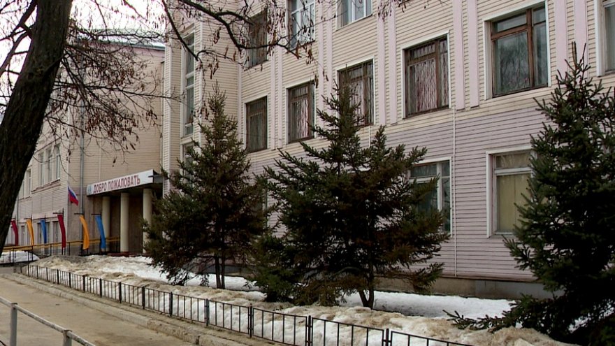 Директор воронежской школы, прославившейся «вписками», избежала увольнения по статье